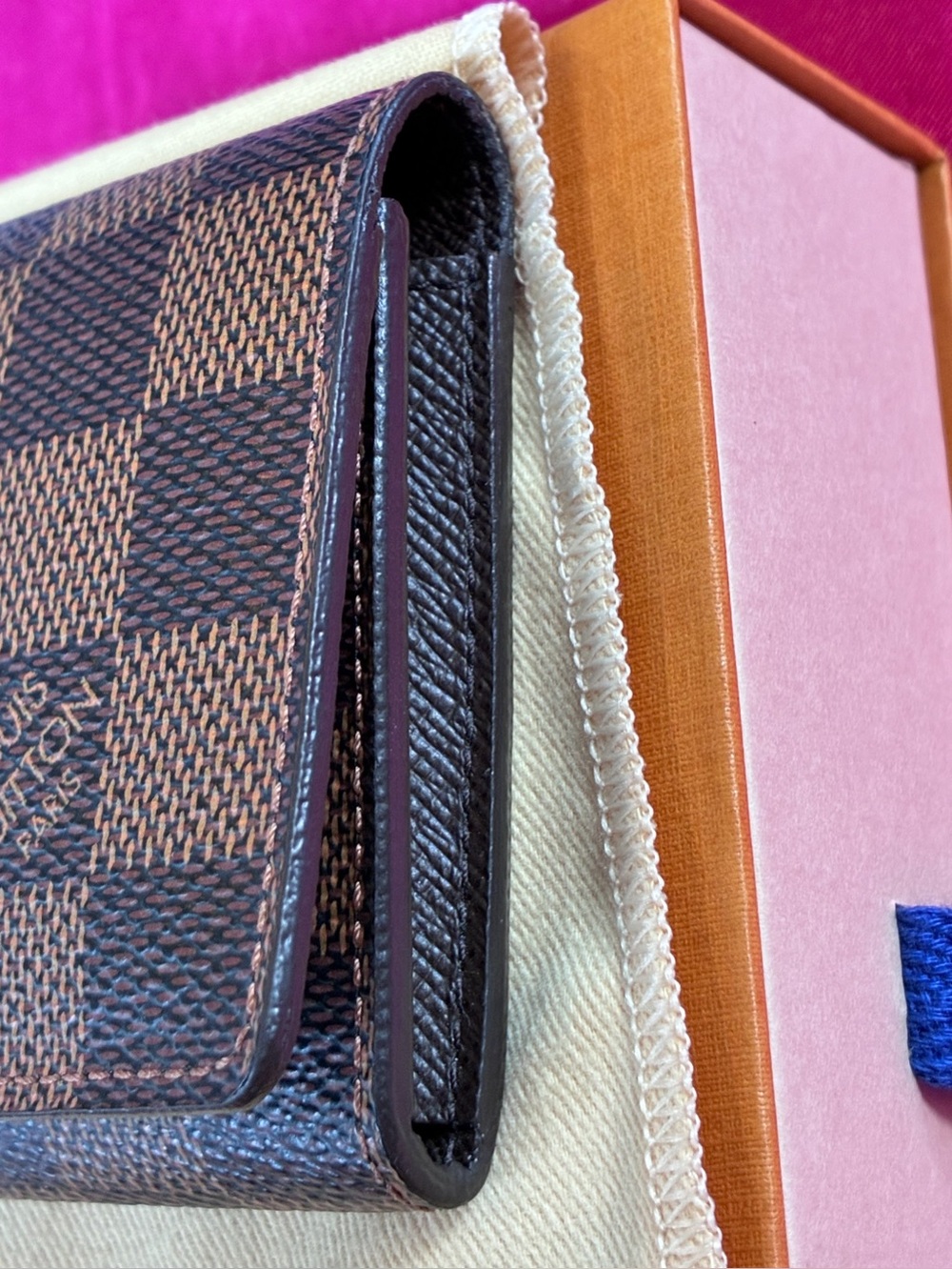 Louis Vuitton Damier Card Holder - Picture 9 of 13